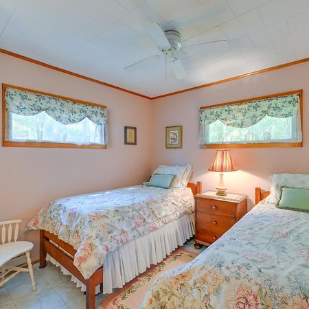 Home In Long Island Wine Country - Walk To Beach! Cutchogue Exteriör bild