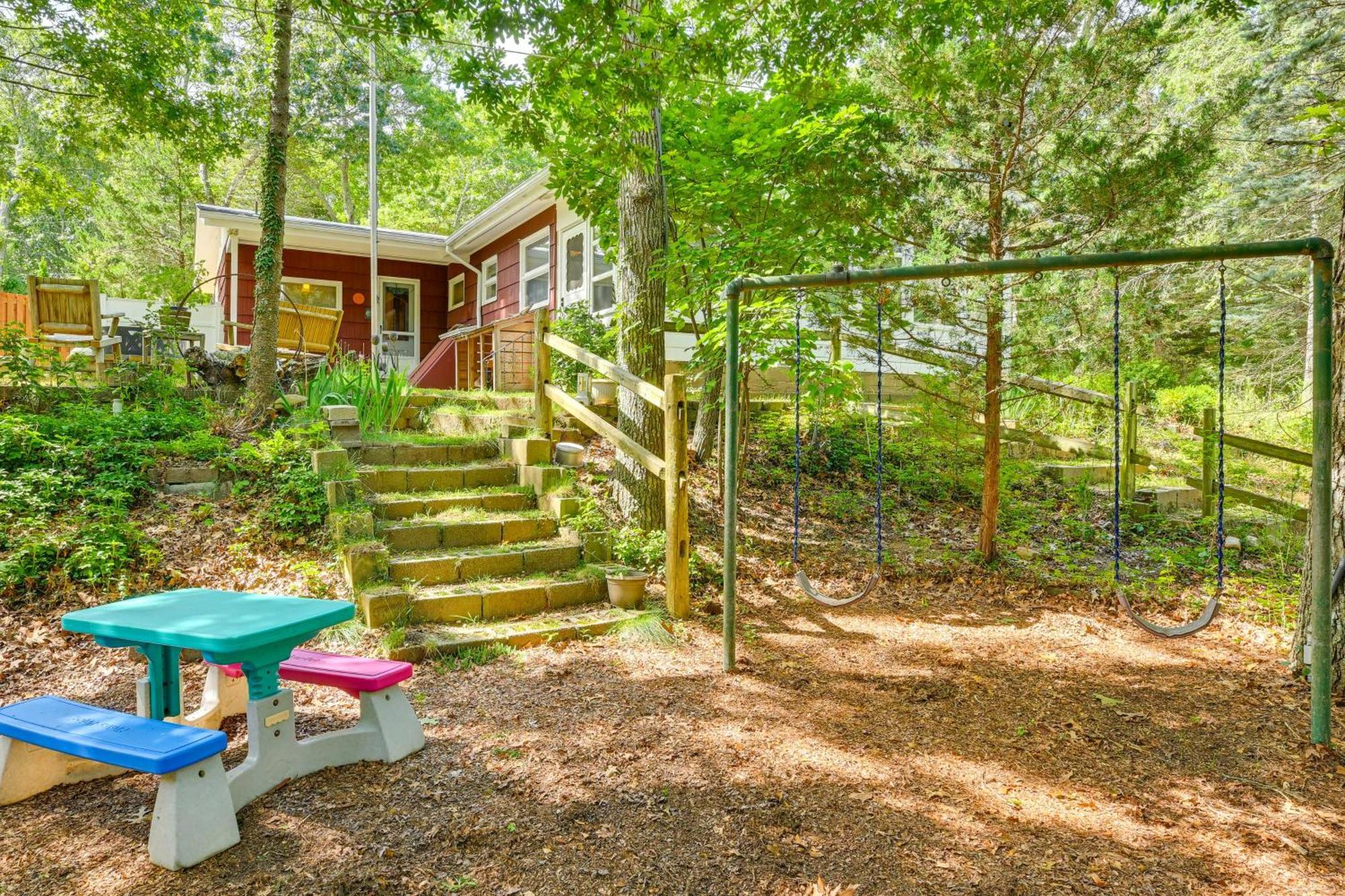 Home In Long Island Wine Country - Walk To Beach! Cutchogue Exteriör bild