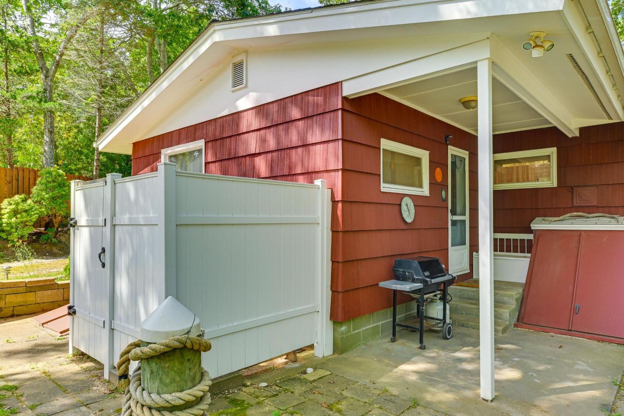 Home In Long Island Wine Country - Walk To Beach! Cutchogue Exteriör bild