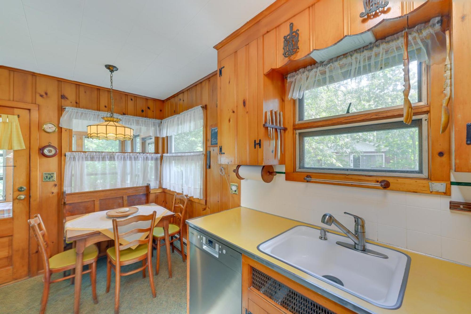 Home In Long Island Wine Country - Walk To Beach! Cutchogue Exteriör bild