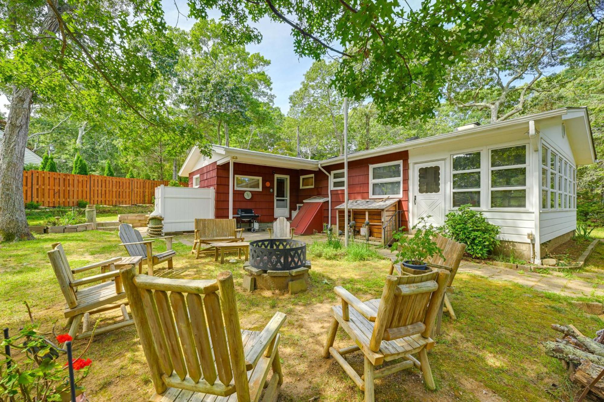 Home In Long Island Wine Country - Walk To Beach! Cutchogue Exteriör bild